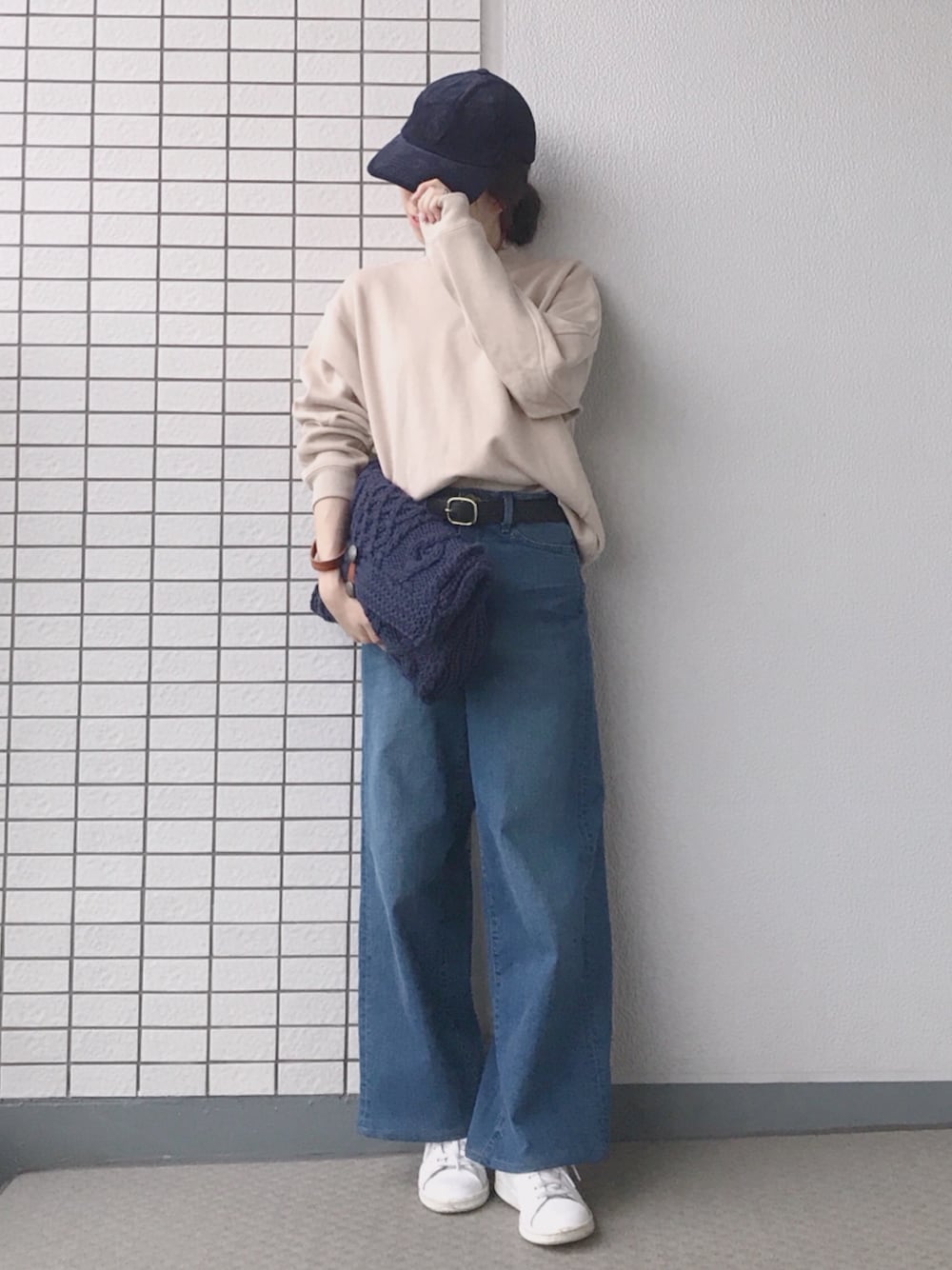 「UNIQLO U、UNIQLO スウェット、ハイライズデニム、ワイドデニム、スウェットプルオーバー、ユニクロデニム、GUMANIA、上下UNIQLO、上下ユニクロ、低身長」｜「UNIQLOのアイテム（スウェット、ベージュ系）」を使った、♥hapiko♥さん（レディース・153cm）の秋コーディネートの1枚目の写真