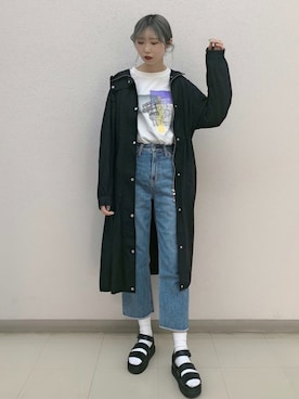 「サンダルに靴下」｜「アイテム（ダウンジャケット/コート）」を使った、どびちゃんさん（レディース・168cm）の春コーディネート