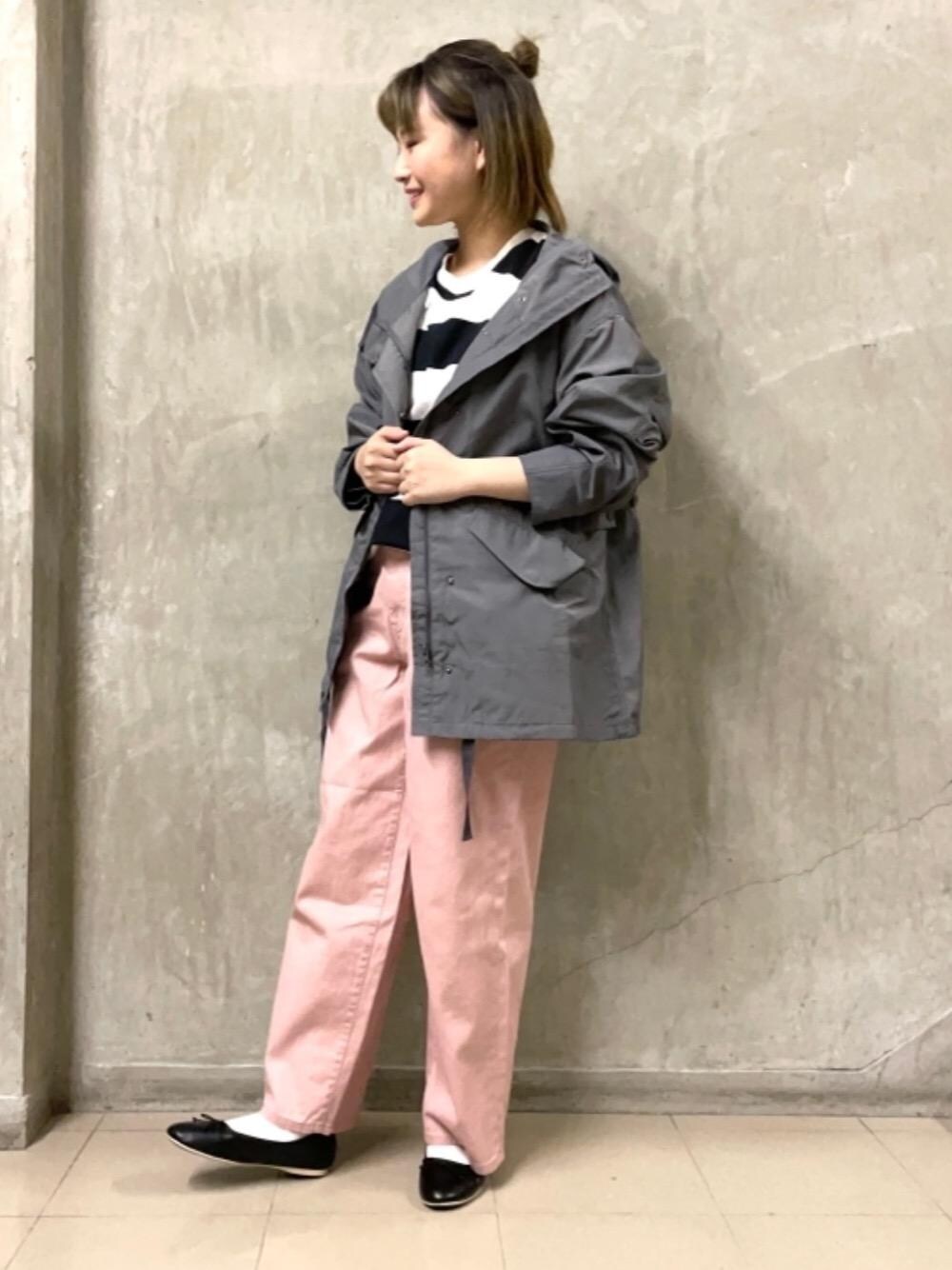 「ワイドパンツ、春アウター、春カラー、着回し抜群、USAコットン、カラバリアイテム、春のオシャレはパンツから、フェミニンに決める春アウター、春こーで、coenオリジナルファブリック！SIERRATEX」｜「coenのNEWバレエフラットシューズ（バレエシューズ、ブラック系）」を使った、coen misakiさん（レディース・160cm）の春コーディネートの1枚目の写真
