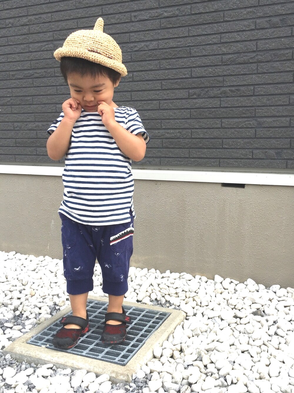 「キッズコーデ、2歳、ボーダー、おとこのこ、どんぐり帽」｜「どんぐり帽子のアイテム（帽子、ベージュ系）」を使った、aoさん（キッズ・90cm）の夏コーディネートの1枚目の写真