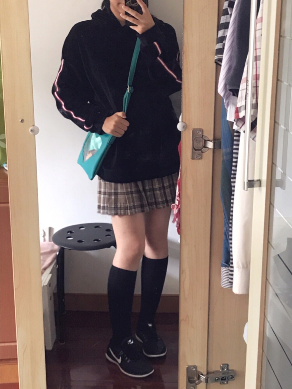 「秋のコーデ、休日スタイル」｜「燕子家的jk制服のアイテム（スカート、ブラウン系）」を使った、neneさん（レディース・163cm）の秋コーディネートの1枚目の写真