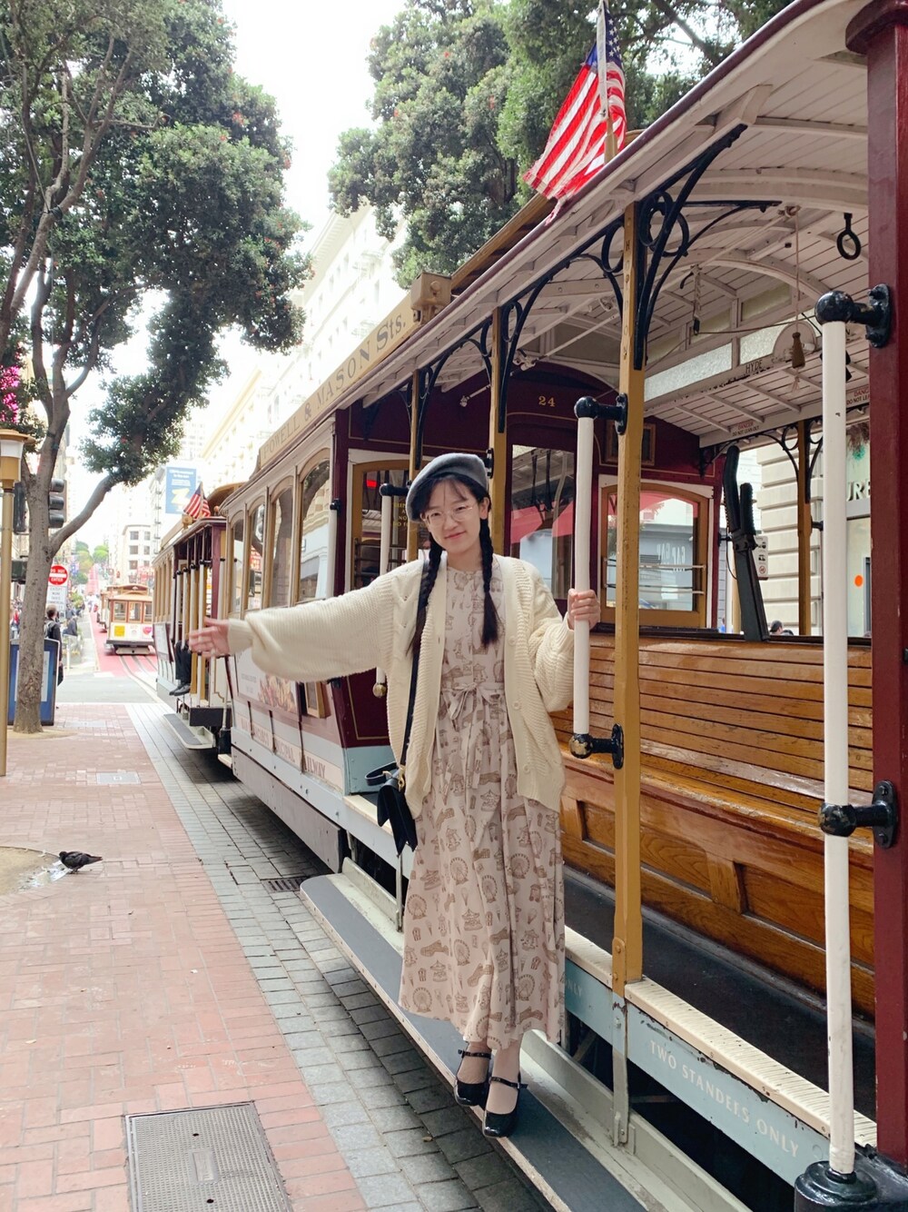 「RUBY AND YOU、rubyandyou、clarks」｜「RUBY AND YOUのアイテム（ニット/セーター、ベージュ系）」を使った、Mangojamさん（レディース・160cm）の秋コーディネートの1枚目の写真