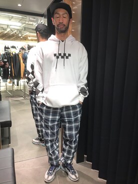 「DANKE SCHON（ダンケシェーン）のアイテム（パーカー）」を使った、LHP池袋スタッフ４さん（メンズ・170cm）の冬コーディネート
