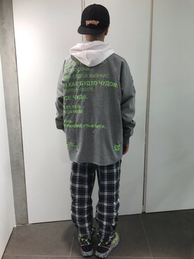 「BlackEyePatch（ブラックアイパッチ）のアイテム（パーカー）」を使った、LHP池袋スタッフ４さん（メンズ・170cm）の春コーディネート