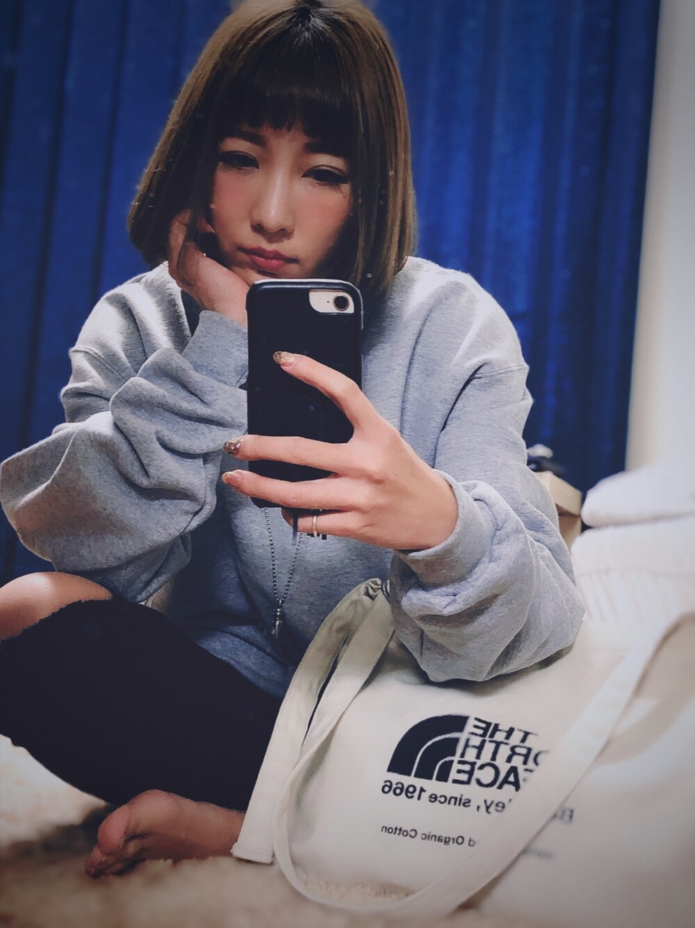 「Champion、ZARA、Chrome Hearts、THE NORTH FACE、東京」｜「Championのアイテム（スウェット、グレー系）」を使った、マギーさん（レディース・158cm）の冬コーディネートの1枚目の写真