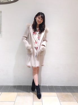 「MERCURYDUO（マーキュリーデュオ）のボリュームFOXフードコート（その他アウター、ピンク系）」を使った、中川真梨さん（レディース・168cm）の秋コーディネート