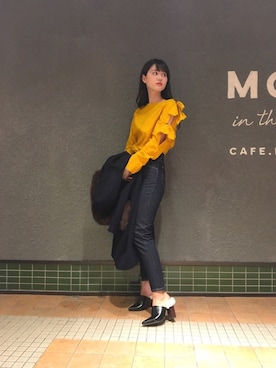 「大阪」｜「アイテム（その他アウター）」を使った、中川真梨さん（レディース・168cm）の秋コーディネート