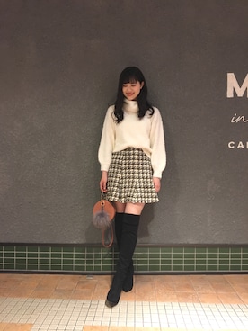 「MERCURYDUO（マーキュリーデュオ）のモヘヤ混ニットTOPS（ニット/セーター、ホワイト系）」を使った、中川真梨さん（レディース・168cm）の秋コーディネート