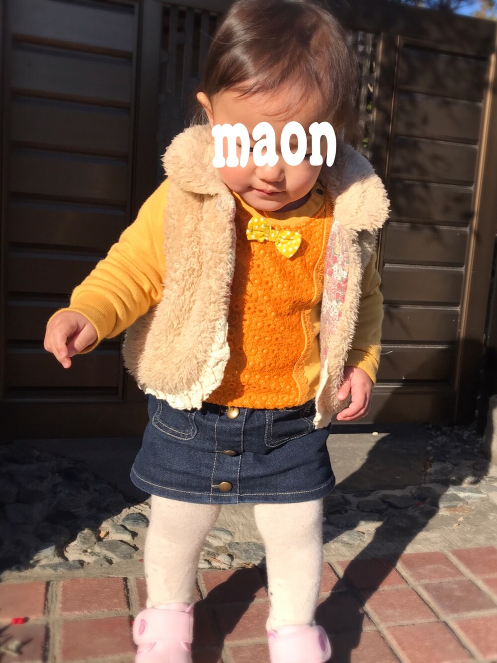 「RAGMARTのアイテム（スウェット、イエロー系）」を使った、akip0n☆ma0nさん（キッズ・80cm）の冬コーディネートの1枚目の写真