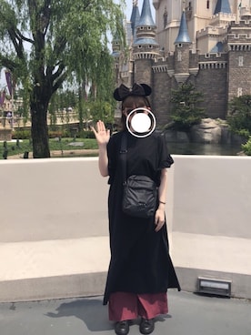 「AZUL by moussy（アズールバイマウジー）の太フレームセミスクエアサングラス（サングラス、ベージュ系）」を使った、Hさん（レディース・162cm）の夏コーディネート