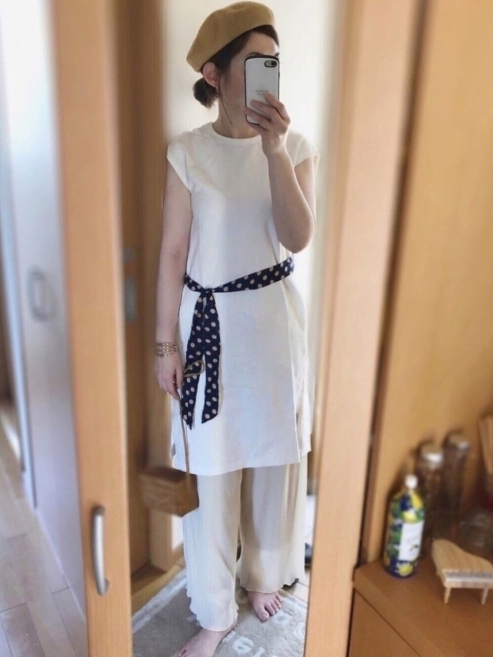 「シンプルコーデ、シンプル、プチプラ、GU、ベレー帽、プリーツパンツ、楽チンコーデ、おしゃれさんと繋がりたい、ママコーデ、ウエストマーク」｜「雑貨屋さんのアイテム（ハンチング/ベレー帽、ベージュ系）」を使った、かなっぺさん（レディース・166cm）の夏コーディネートの1枚目の写真