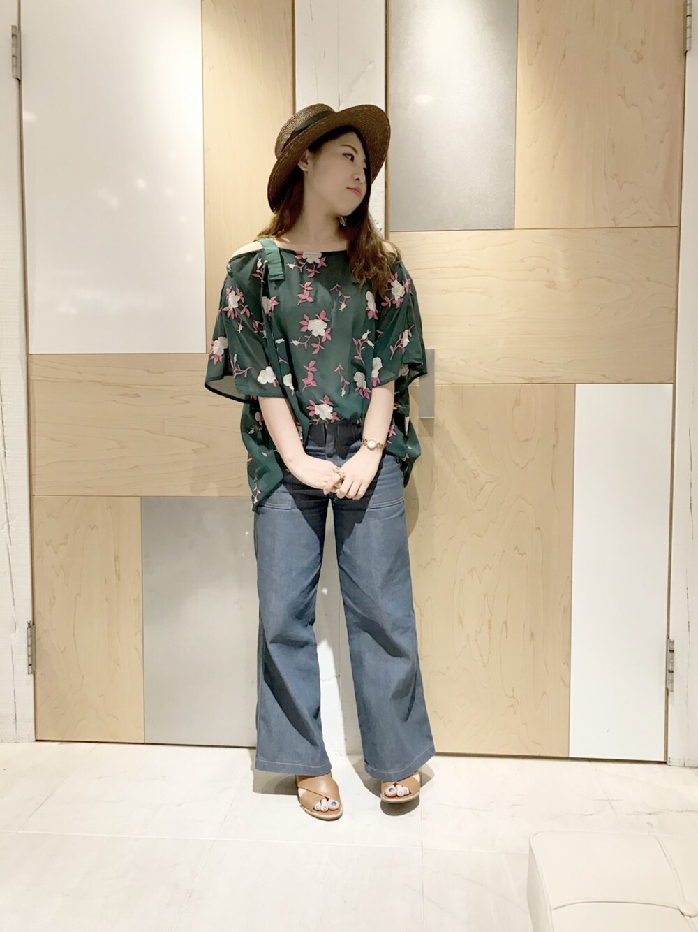 Balcony and Bedエキゾチック花刺繍ブラウス バルコニーアンドベッド Balcony and Bedエキゾチック花刺繍ブラウス バルコニーアンドベッド
