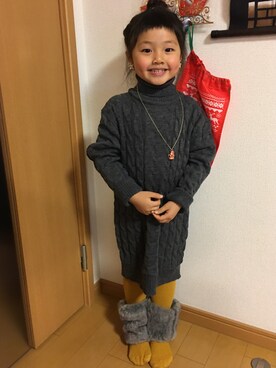 「韓国のアイテム（Dresses、グレー系）」を使った、smileさん（キッズ）の冬コーディネート