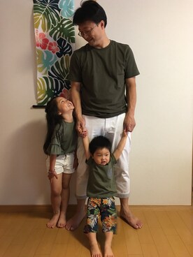 「GU（ジーユー）のアイテム（Chinos、ホワイト系）」を使った、smileさん（キッズ）の夏コーディネート