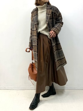 「レザースカート」｜「アイテム（チェスターコート）」を使った、PICCIN PRESSさん（レディース・164cm）の秋コーディネート