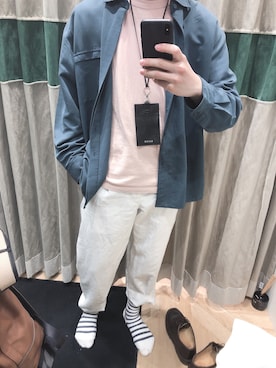 「TOMORROWLAND （トゥモローランド）のアイテム（パンツ、ホワイト系）」を使った、何夕さん（メンズ）の春コーディネート