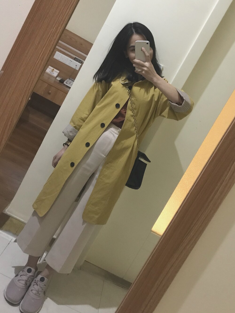 「❤️のアイテム（トレンチコート、イエロー系）」を使った、33さん（レディース・155cm）の冬コーディネートの1枚目の写真