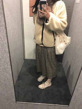 「白タイツ」｜「アイテム（ブルゾン）」を使った、saaaさん（レディース・165cm）の冬コーディネート