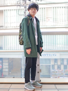 「緑」｜「アイテム（ステンカラーコート）」を使った、エーデルワイス門田樹さん（メンズ・168cm）の春コーディネート