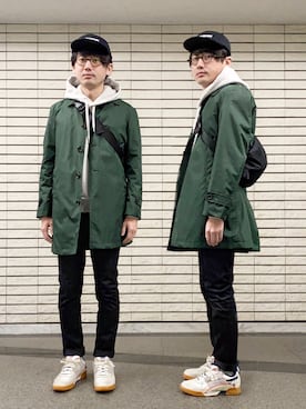 「緑」｜「アイテム（ステンカラーコート）」を使った、エーデルワイス門田樹さん（メンズ・168cm）の冬コーディネート