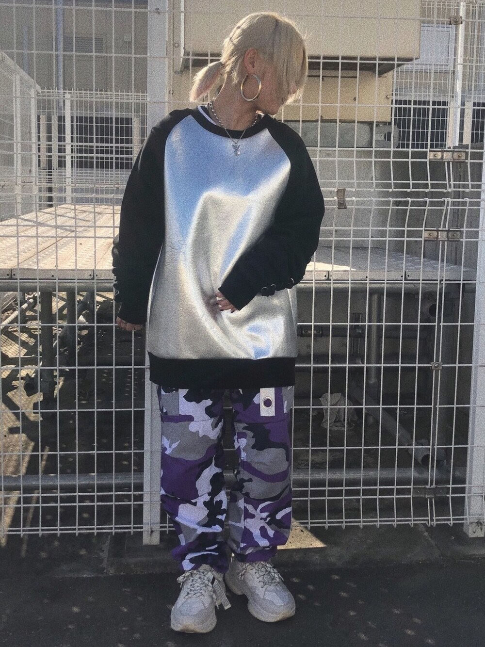 「chica、LHP、lhpprivatelab、レースアップ、スタッフセンバツ」｜「Chicaのchica/チカ/Shiney Laceup Sweat（スウェット、ブラック系）」を使った、yunaさん（レディース・155cm）の冬コーディネートの1枚目の写真