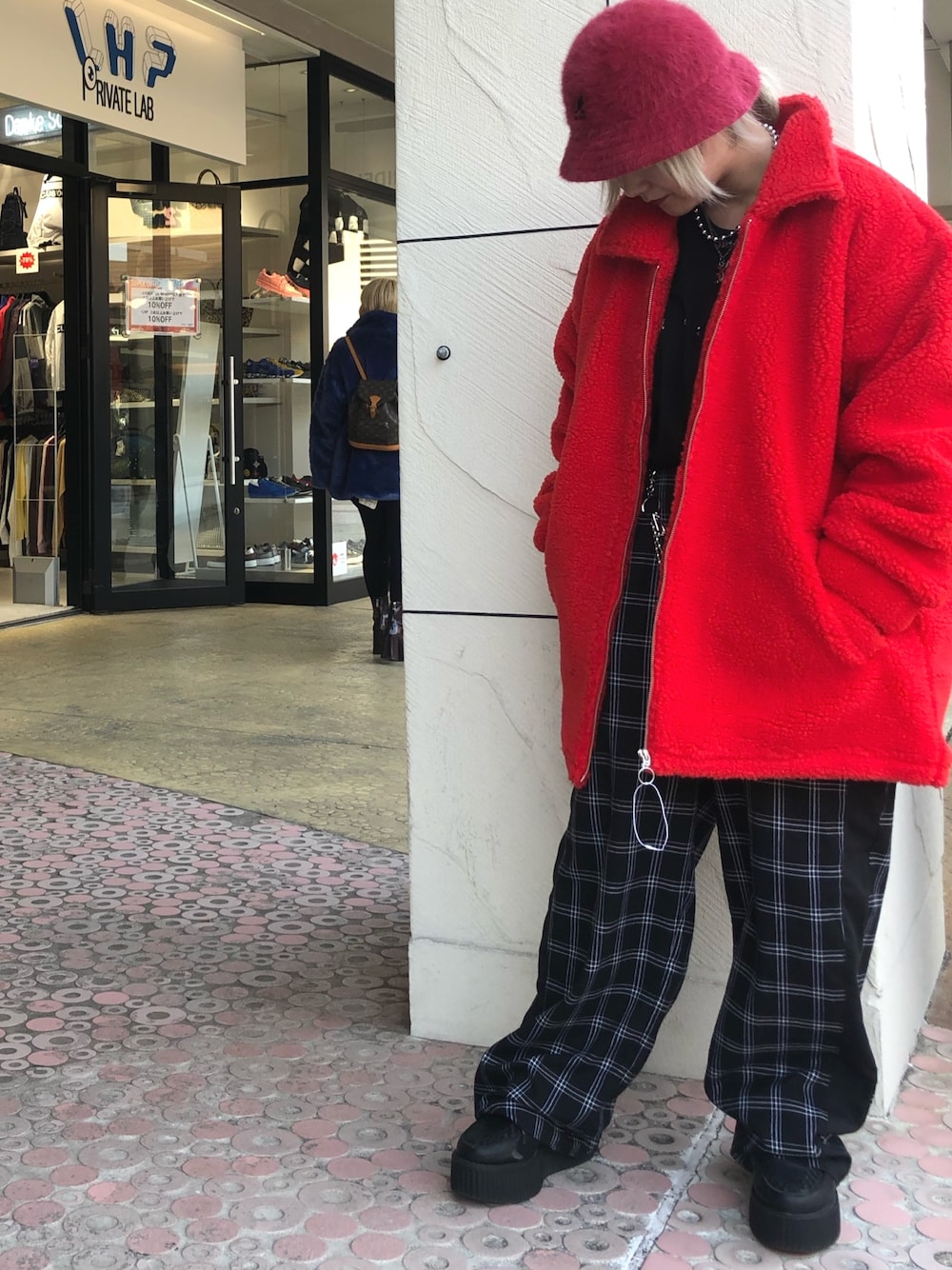 「LHP、lhpprivatelab、ボアジャケット、ボアブルゾン」｜「L.H.PのLHP/エルエイチピー/【web限定】パディングボア ボンバージャケット（ブルゾン、レッド系）」を使った、yunaさん（レディース・155cm）の冬コーディネートの1枚目の写真