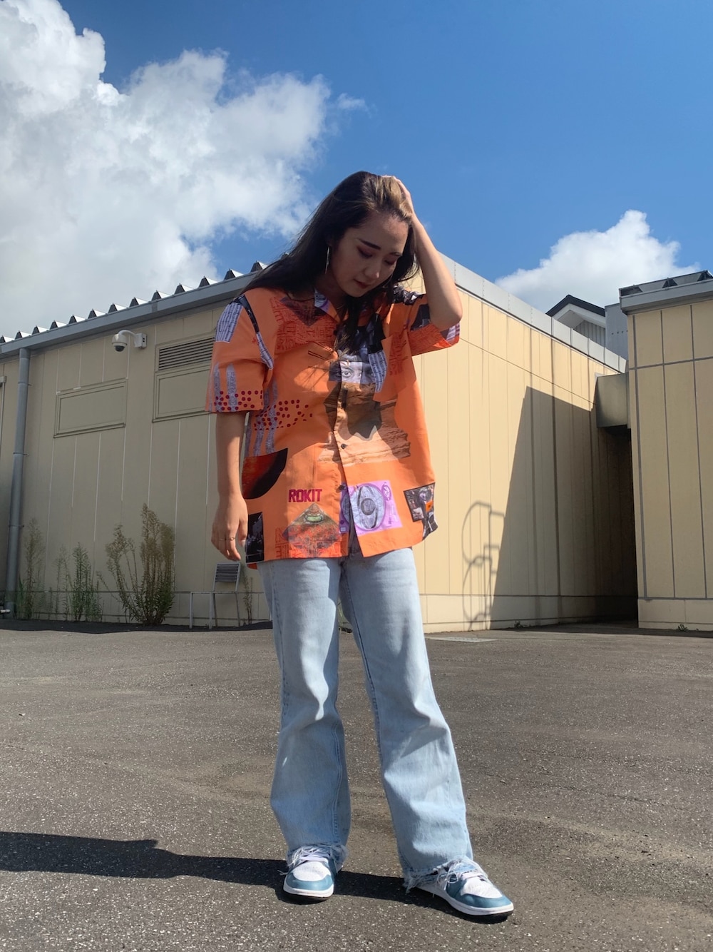 「Rokit、LHP、lhpprivatelab、シャツスタイル、ストリート、夏、メンズライク、ootd、いいね、save、フォローお願いします🤑」｜「ROKITのROKIT/ロキット/SATURN SHIRT/総柄グラフィックオープンカラーシャツ（シャツ/ブラウス、オレンジ系）」を使った、yunaさん（レディース・155cm）の夏コーディネートの1枚目の写真