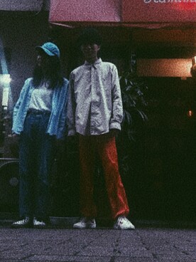 「VANS（バンズ）のアイテム（スニーカー、ホワイト系）」を使った、美紅さん（レディース・162cm）の秋コーディネート