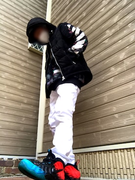 「OFF-WHITE」｜「アイテム（スウェット）」を使った、Hi-kさん（メンズ・163cm）の春コーディネート