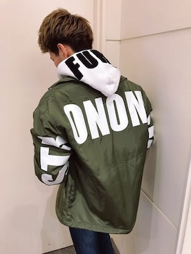 「アイテム（パーカー、ホワイト系）」を使った、VENCE EXCHANGE MEN'S STAFFさん（メンズ・173cm）の冬コーディネート