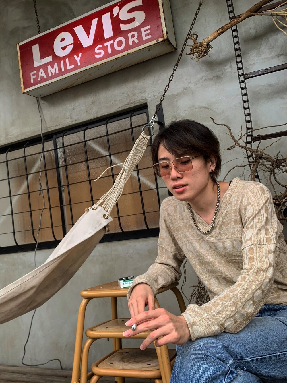 「リーバイス、ブラックミーンズ、vintage」｜「blackmeansのアイテム（Tシャツ/カットソー、ベージュ系）」を使った、yuiさん（メンズ・168cm）の夏コーディネートの1枚目の写真