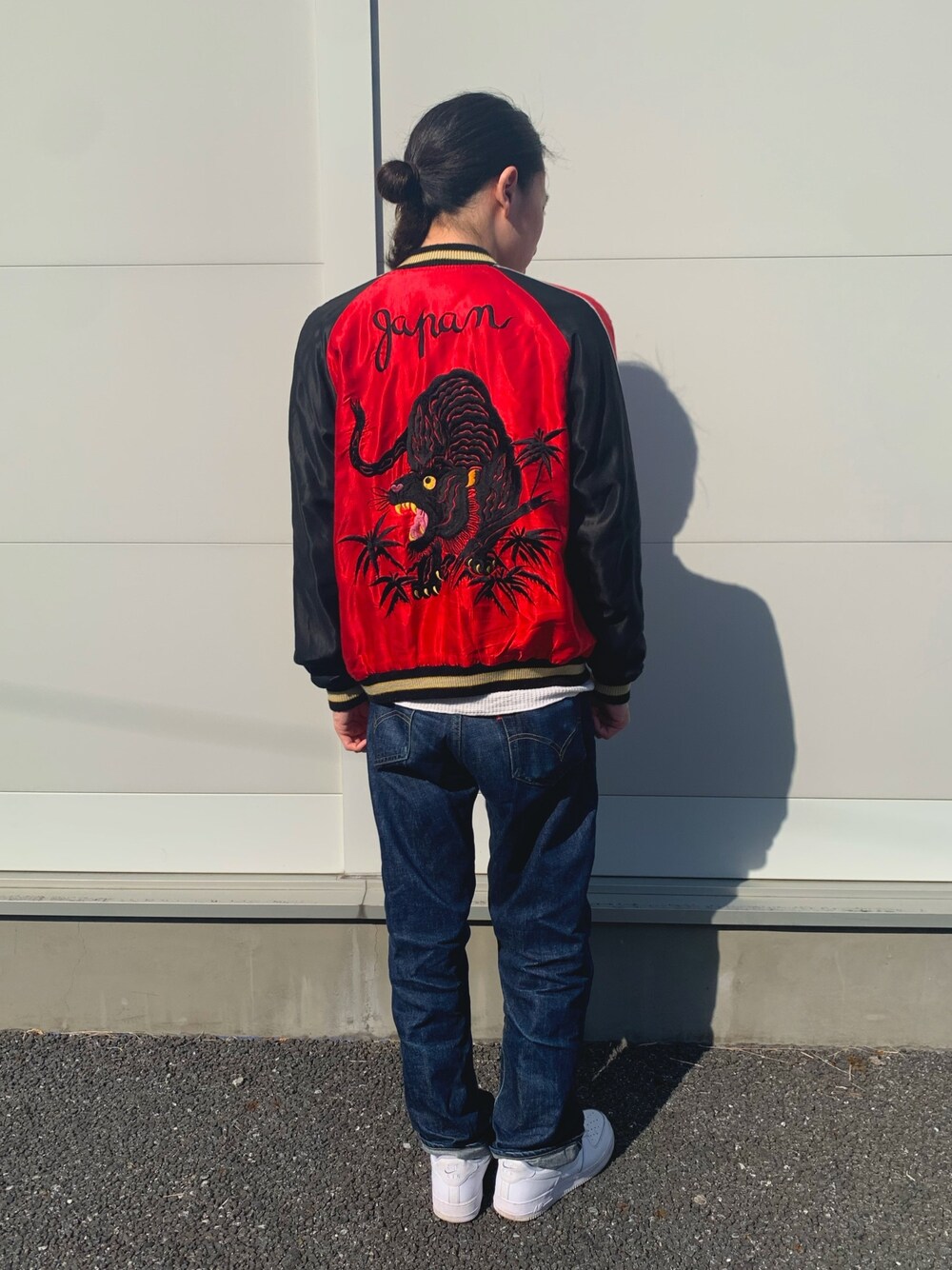 「スカジャン、横須賀、アメカジ」｜「TAILOR TOYOのアイテム（ナイロンジャケット、レッド系）」を使った、yuiさん（メンズ・169cm）の春コーディネートの1枚目の写真