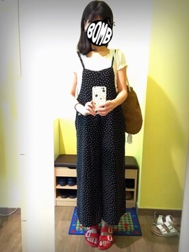 「スリッパ」｜「アイテム（オールインワン・サロペット）」を使った、KOKONEさん（レディース・168cm）の夏コーディネート