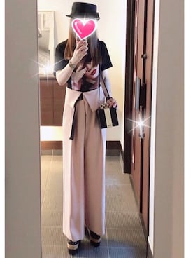 「kate spade new york（ケイトスペード ニューヨーク）のSTEAL THE SPOTLIGHT SQUARE GIFT BOX CLUTCH（クラッチバッグ）」を使った、致し方なく課金さん（レディース・156cm）の秋コーディネート