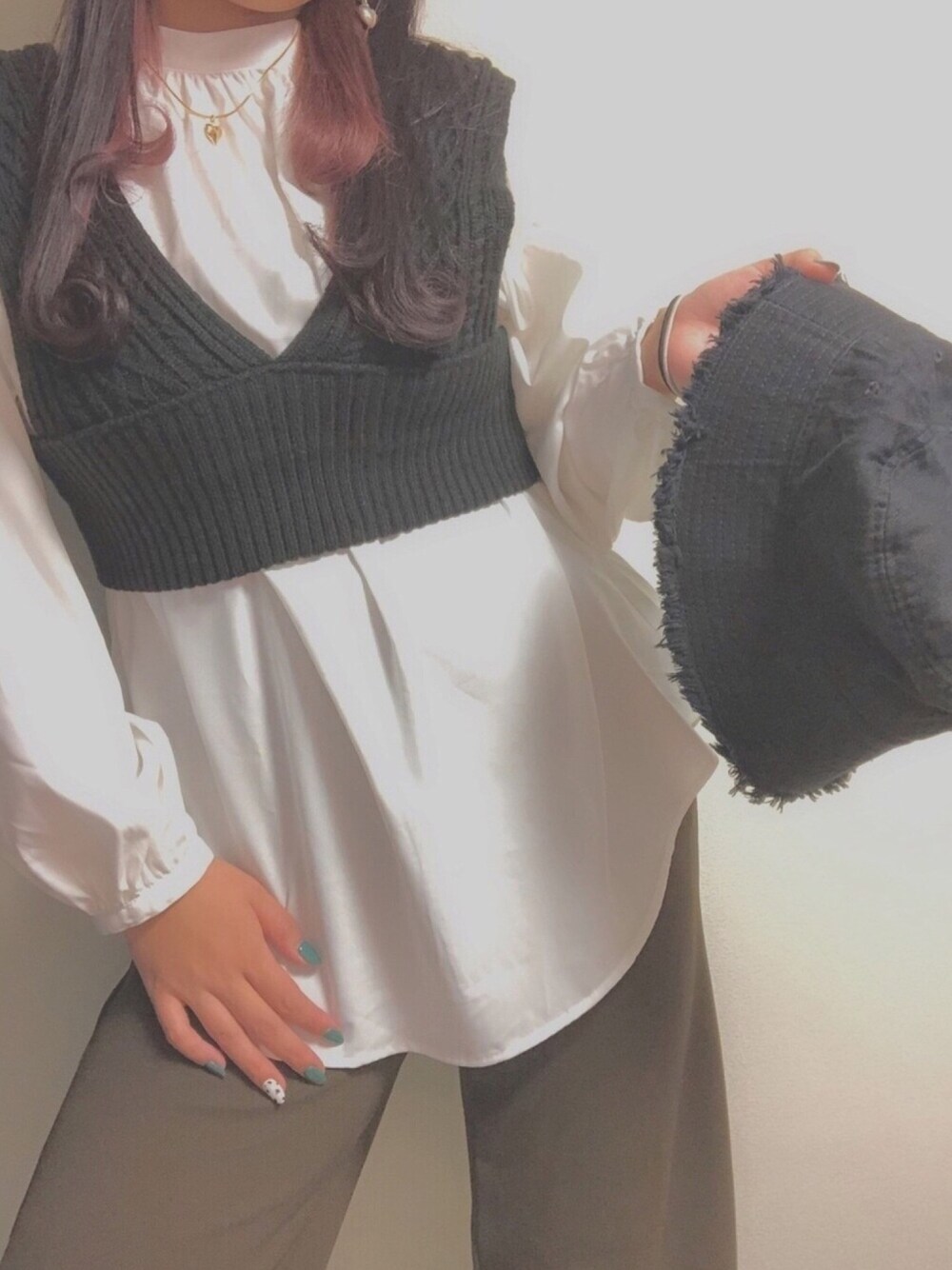 「私の休日コーデ、おしゃれさんと繋がりたい、カジュアルコーデ、大人コーデ、プチプラコーデ」｜「WEGOのWEGO/フリンジバケットハット（ハット、ブラック系）」を使った、もえぴ☺︎さん（レディース・164cm）の秋コーディネートの1枚目の写真