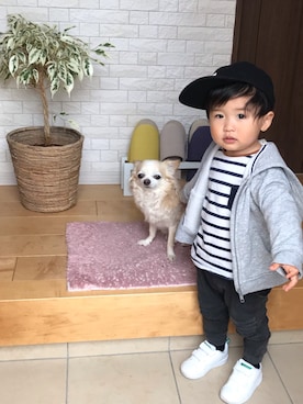 「ZARA KIDSのアイテム（パンツ、ブラック系）」を使った、mNt15さん（キッズ・100cm）の冬コーディネート