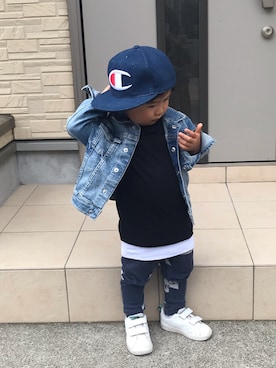 「H&M（エイチ・アンド・エム）のアイテム（Tシャツ/カットソー、ブラック系）」を使った、mNt15さん（キッズ・100cm）の春コーディネート