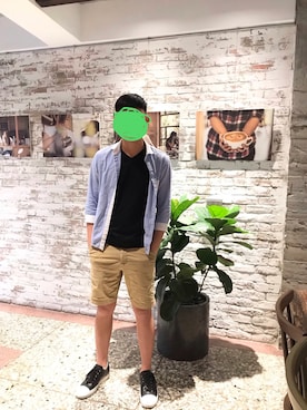 「HUGO BOSS（ヒューゴボス）のアイテム（Tシャツ/カットソー）」を使った、Krispy Cornさん（メンズ・170cm）の冬コーディネート