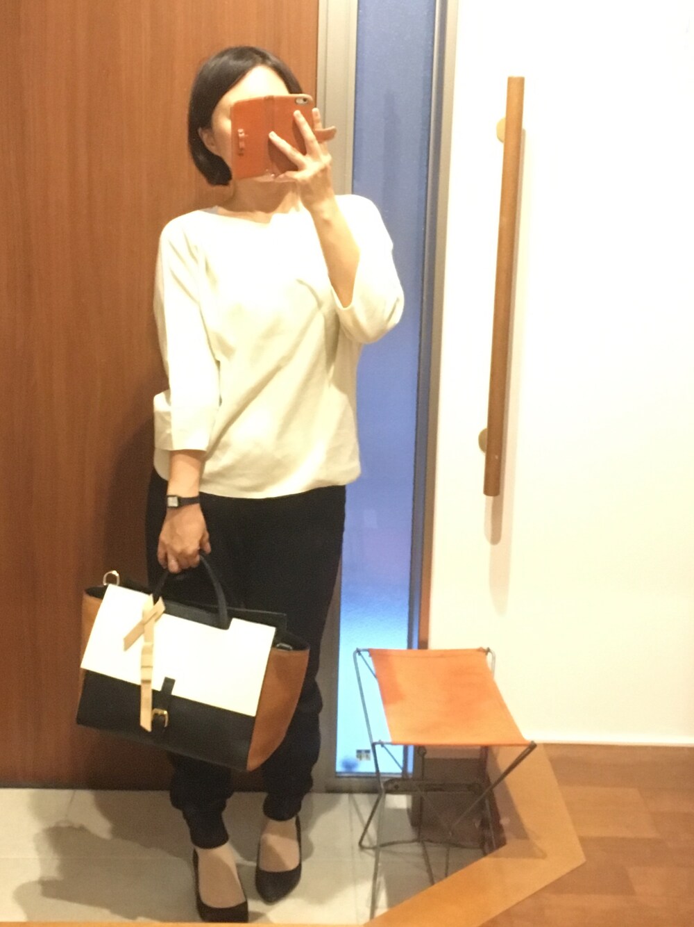 「通勤コーデ、出張、duu、カリテ(qualite)、Oggi、ガリャルダガランテ、秋色」｜「BEARDSLEYのアイテム（Tシャツ/カットソー、ベージュ系）」を使った、87picoさん（レディース・153cm）の秋コーディネートの1枚目の写真