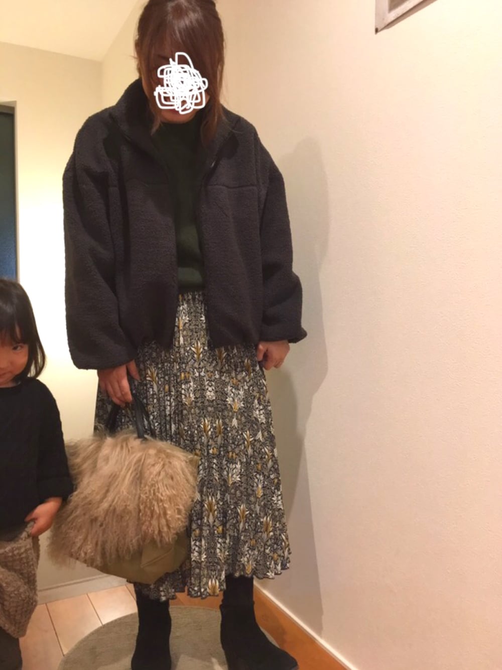 「H&M、ウィリアム・モリス、フリース、UNIQLO、冬コーデ、プリーツスカート、もこもこ」｜「nobrandのアイテム（その他、グレー系）」を使った、87picoさん（レディース・153cm）の冬コーディネートの1枚目の写真