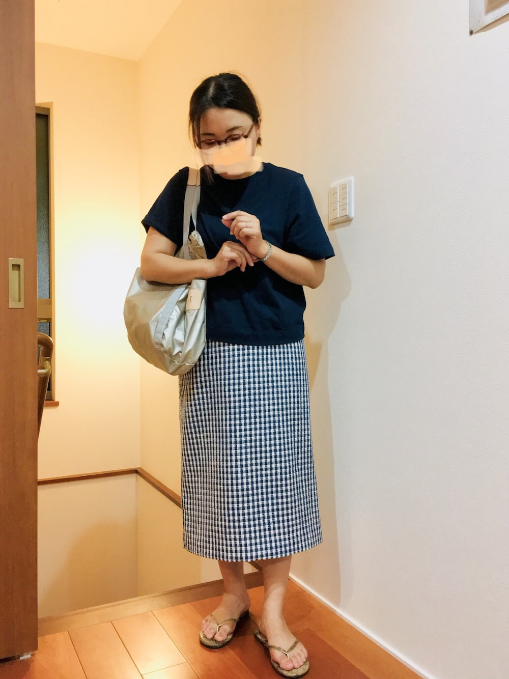 「ローリーズファーム(LOWRYS FARM)、UNIQLO、ビーチサンダル、ハンドメイド、ギンガムチェック、キャトルセゾン、プチプラコーデ、ツイードスカート」｜「UNIQLOのクロップドクルーネックT（Tシャツ/カットソー、ブルー系）」を使った、87picoさん（レディース・153cm）の夏コーディネートの1枚目の写真
