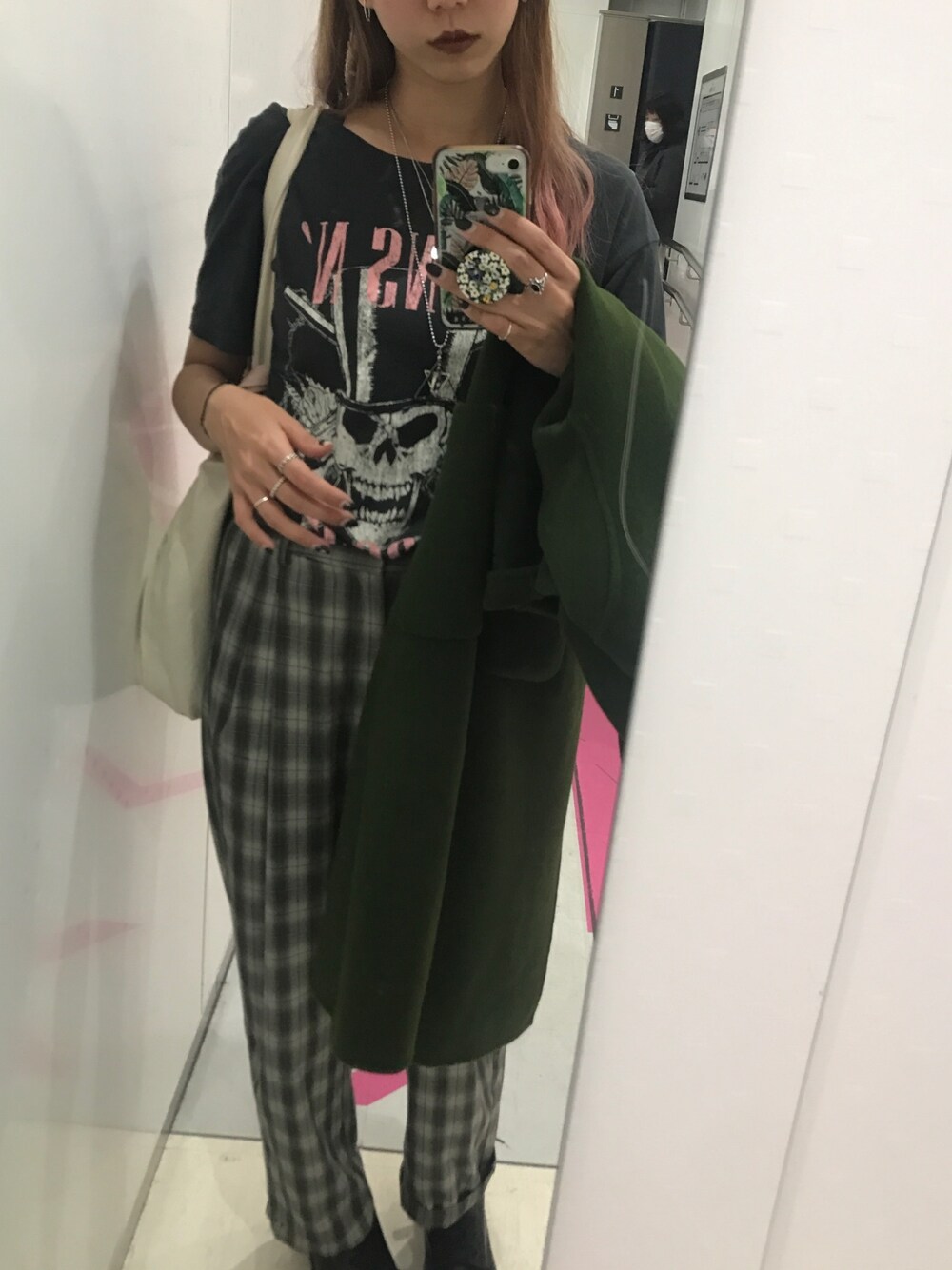 「Pull&Bear、bandtee、grandpapants、boystyle、fall style、WINTER STYLE、sunnywinter、Accessories、SilverAccessory」｜「ZARAのアイテム（チェスターコート、グリーン系）」を使った、e u n i c e さん（レディース・165cm）の秋コーディネートの1枚目の写真