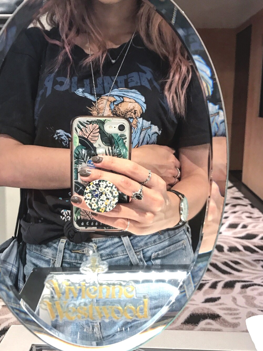「bandtee、BANDTシャツ、Daniel Wellington」｜「niko and...のアイテム（リング、シルバー系）」を使った、e u n i c e さん（レディース・165cm）の冬コーディネートの1枚目の写真