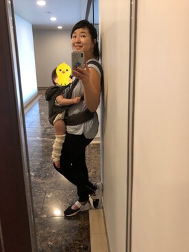 「mamafashion」｜「アイテム（スニーカー）」を使った、yuiさん（レディース・153cm）の春コーディネート