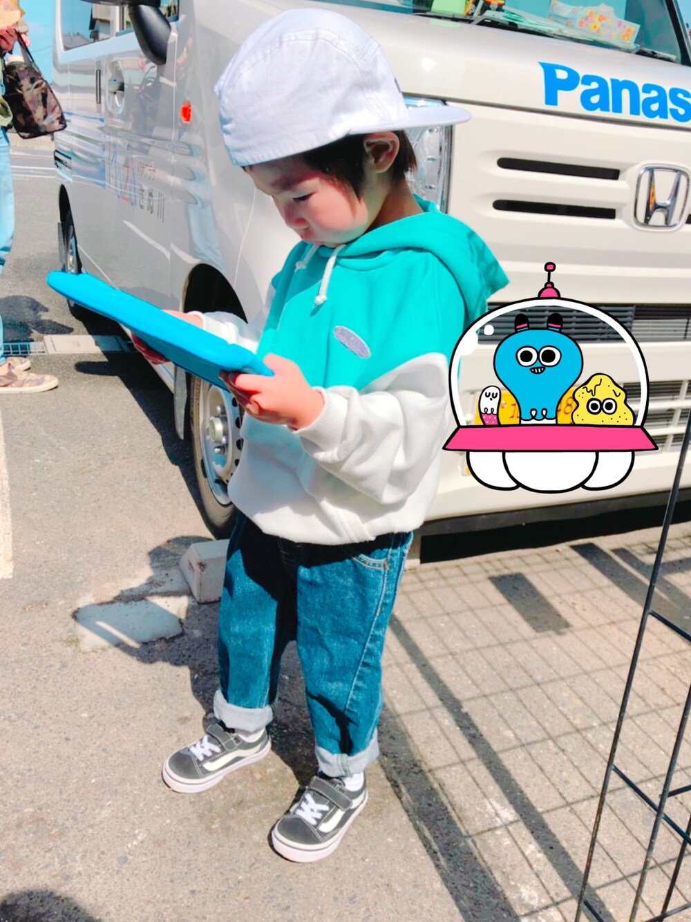 「春コーデ、キッズコーデ、シンプルコーデ、男の子コーデ、デニム」｜「CIAOPANIC TYPYのアノラック裏毛パーカー（パーカー、グリーン系）」を使った、take☺︎hanaさん（キッズ・100cm）の春コーディネートの1枚目の写真