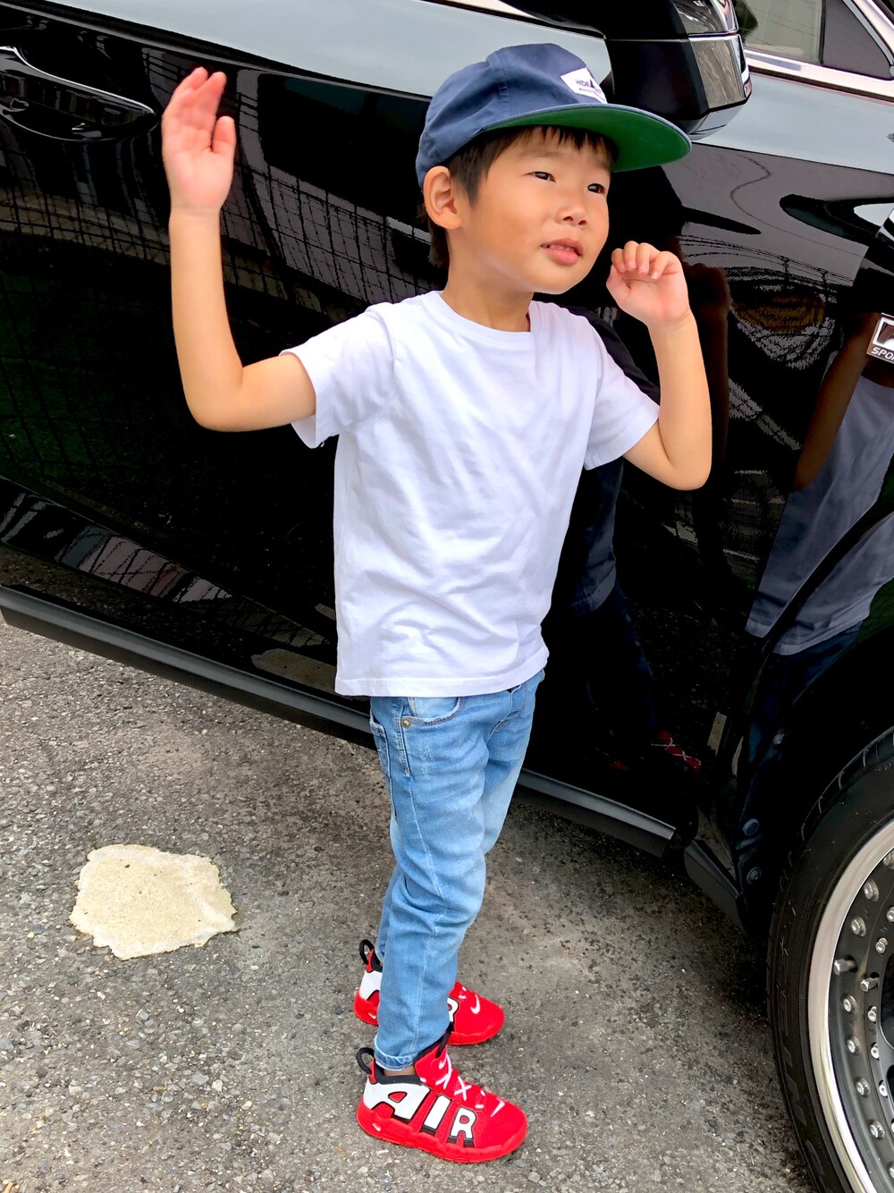 「ZARA、H&M、NIKE、モアテン、キッズコーデ、シンプル、カジュアルコーデ、スニーカー」｜「H&Mのアイテム（Tシャツ/カットソー、ホワイト系）」を使った、take☺︎hanaさん（キッズ・110cm）の夏コーディネートの1枚目の写真