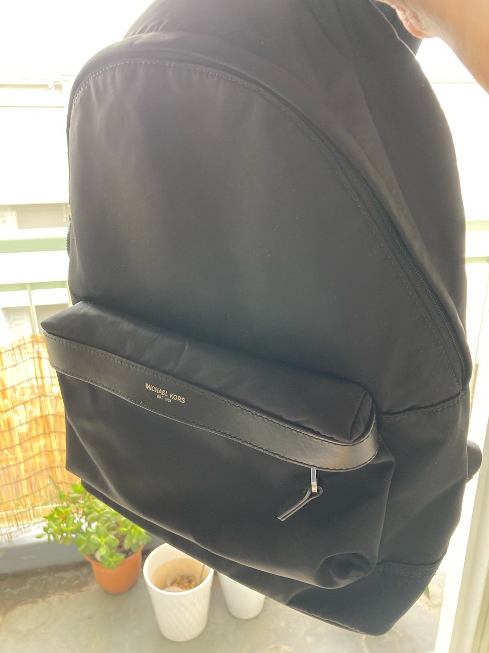 「MICHAEL KORSのアイテム（バッグ、ブラック系）」を使った、しゅうまる。さん（メンズ・175cm）の秋コーディネートの1枚目の写真