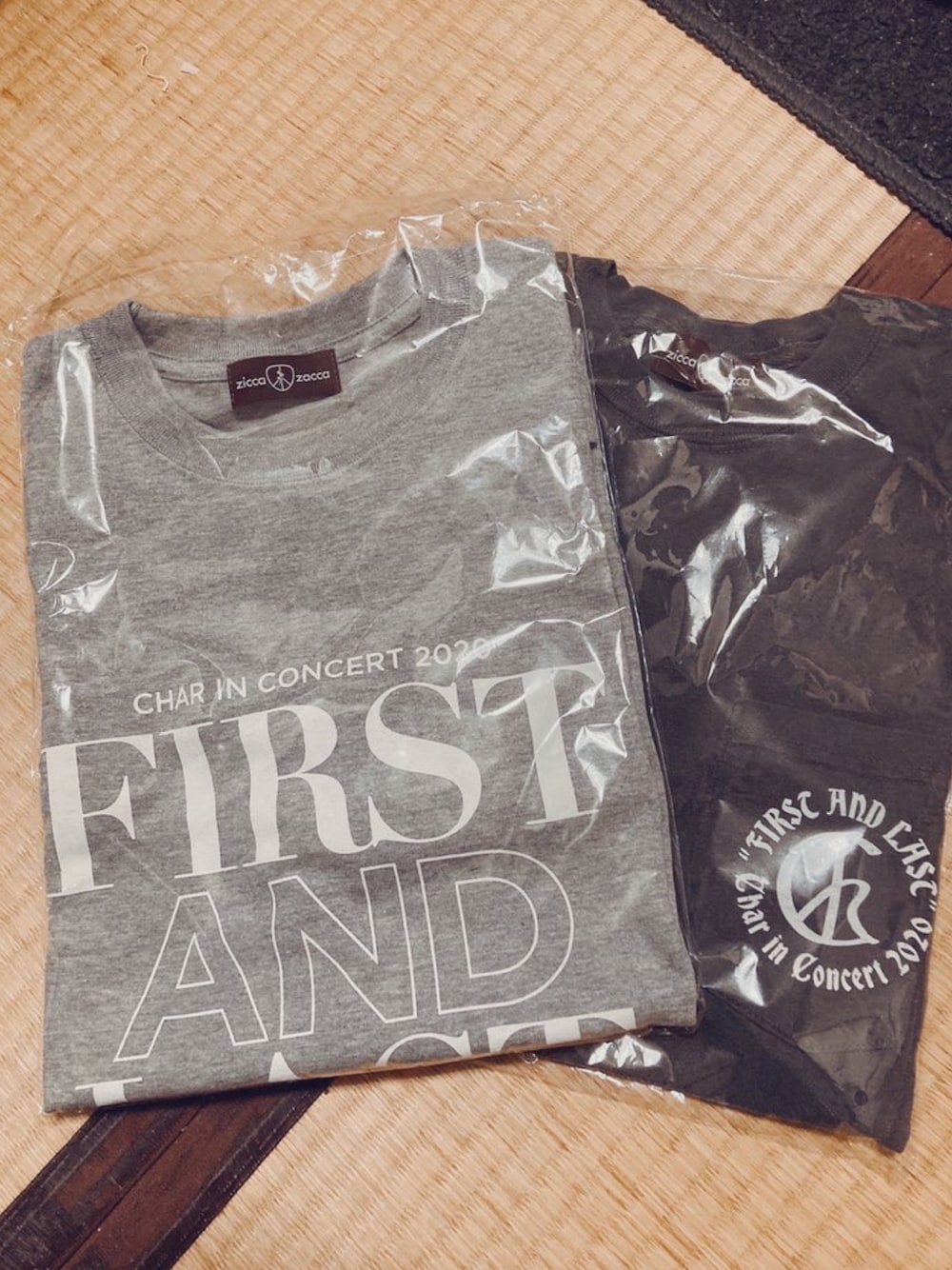 「Charのアイテム（Tシャツ/カットソー、グレー系）」を使った、しゅうまる。さん（メンズ・175cm）の冬コーディネートの1枚目の写真