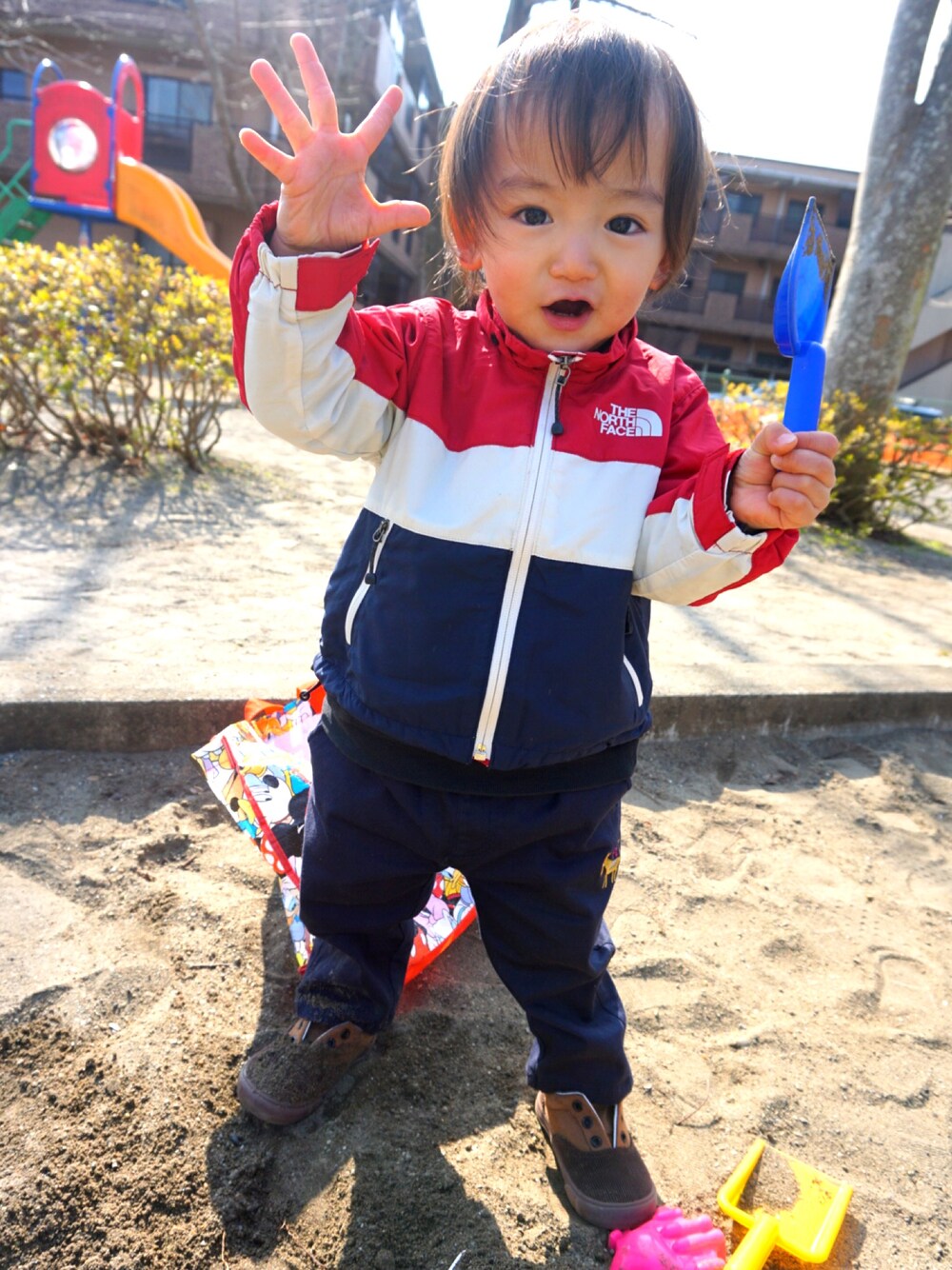 「キッズファッション、kids、2歳、男の子、ナイロンジャケット」｜「THE NORTH FACEのアイテム（ナイロンジャケット、その他）」を使った、mina☆aoさん（キッズ・90cm）の冬コーディネートの1枚目の写真