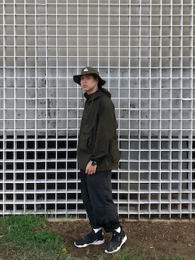 「B-SIDE（ビーサイド）のアイテム」を使った、wesleyさん（メンズ・176cm）の冬コーディネート